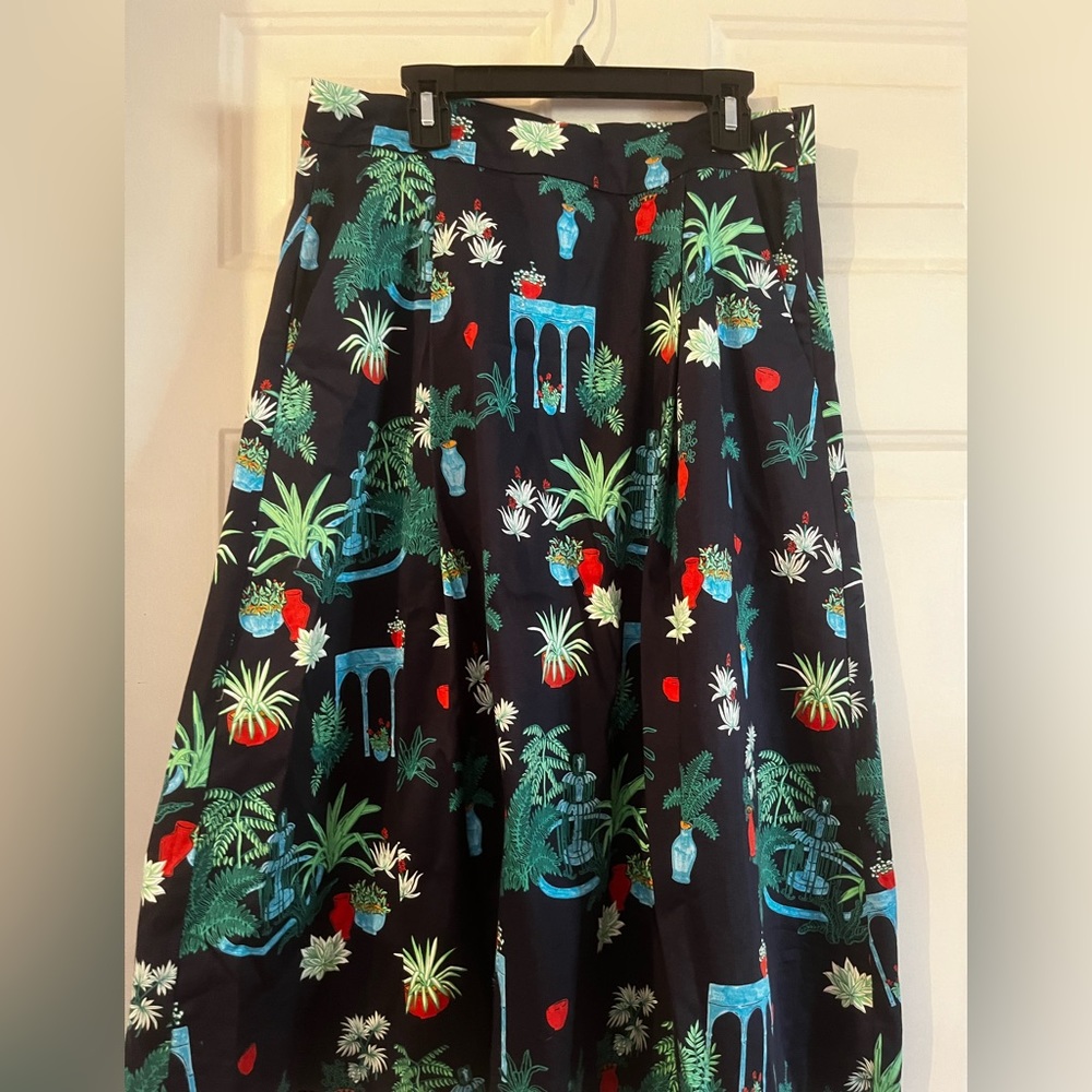 Ann Taylor plant skirt size 2